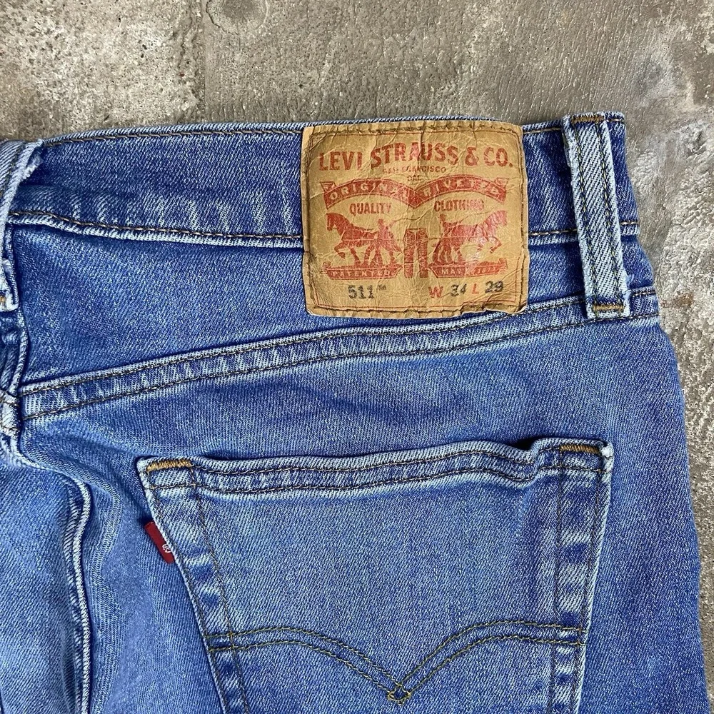 Levi's 511 Jeans Size 34x29 Blue Denim Medium Wash Slim Fit Narrow Leg Zip Fly